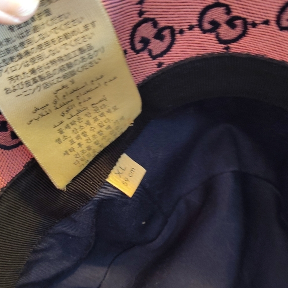 Gucci Pink and Black Logo Bucket Hat - Picture 6 of 6